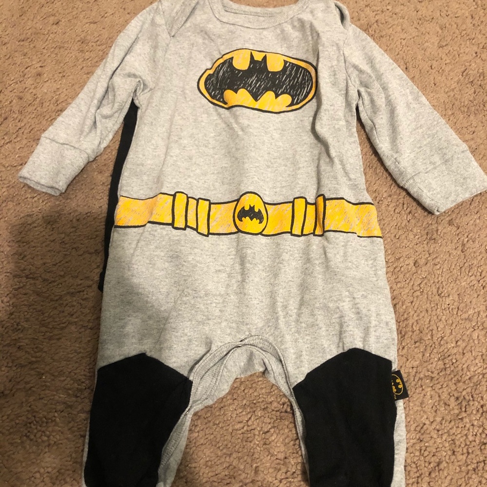 Batman onesie outfit size 0-3 months.